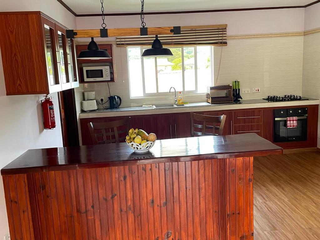 Mokara Holiday Apartment アンス・ロワイヤル エクステリア 写真