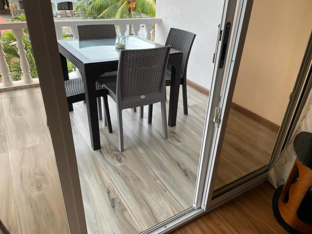 Mokara Holiday Apartment アンス・ロワイヤル エクステリア 写真