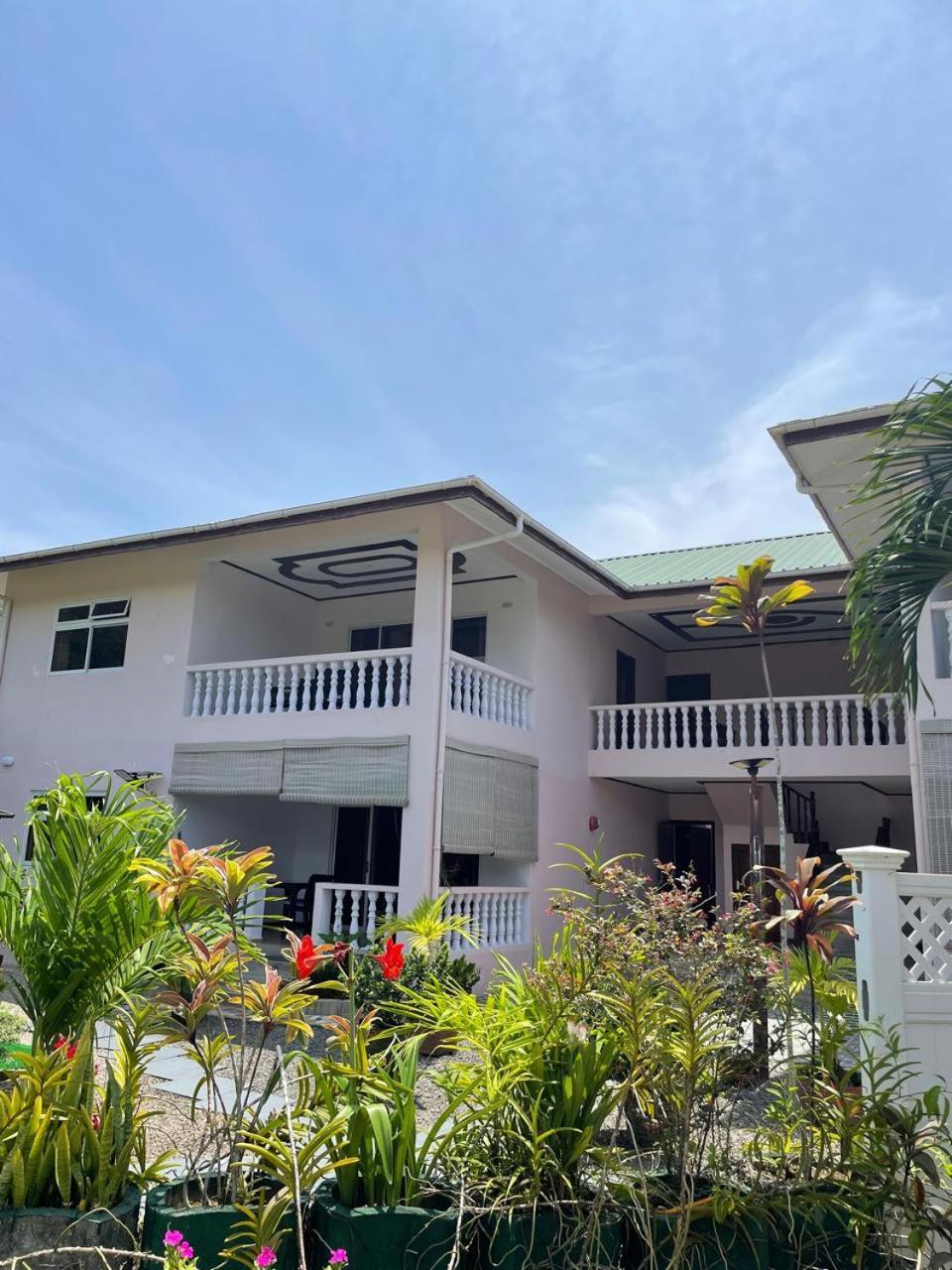 Mokara Holiday Apartment アンス・ロワイヤル エクステリア 写真
